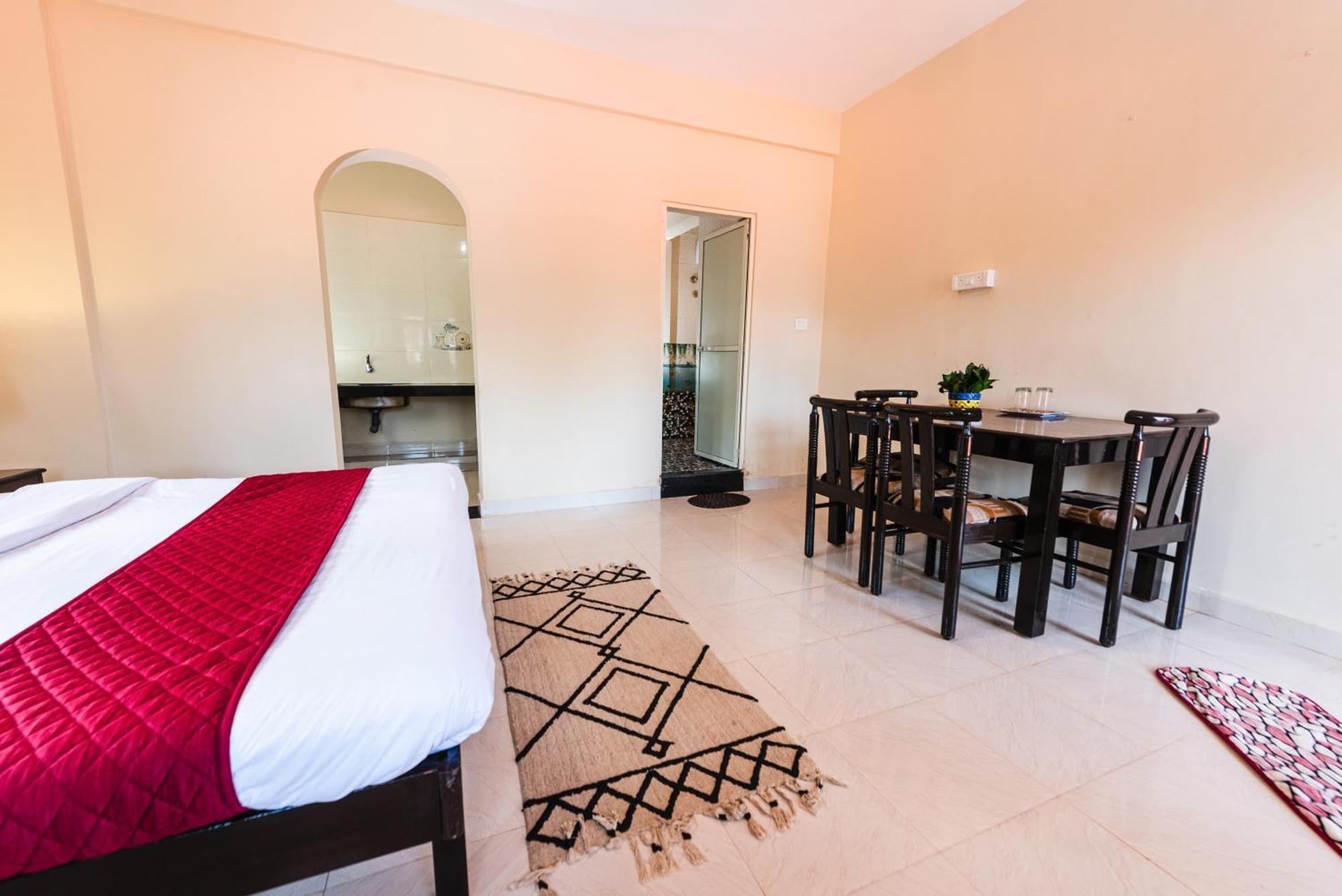 Hotel La Paulo'S Near Beach Resort Morjim Zewnętrze zdjęcie