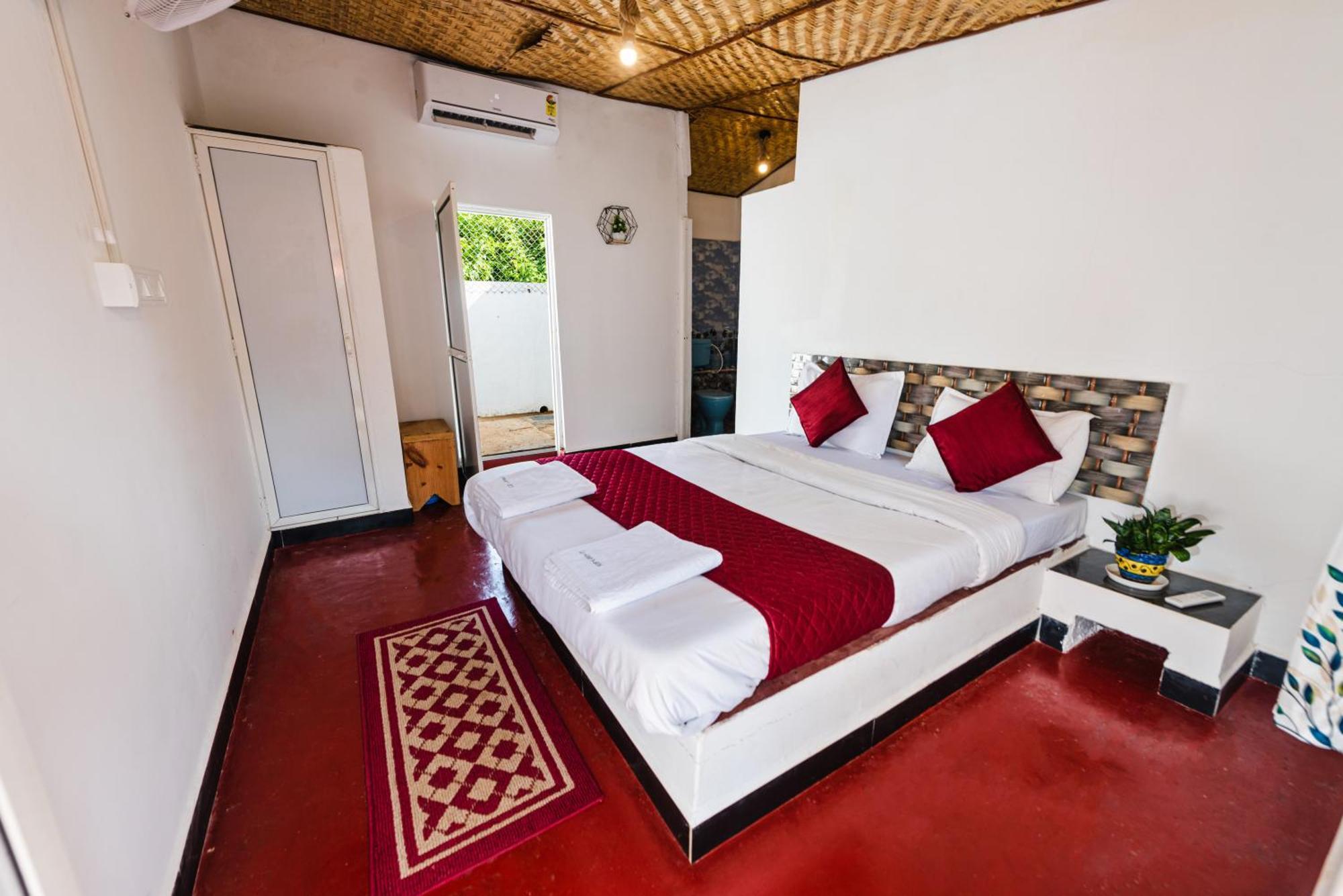 Hotel La Paulo'S Near Beach Resort Morjim Zewnętrze zdjęcie