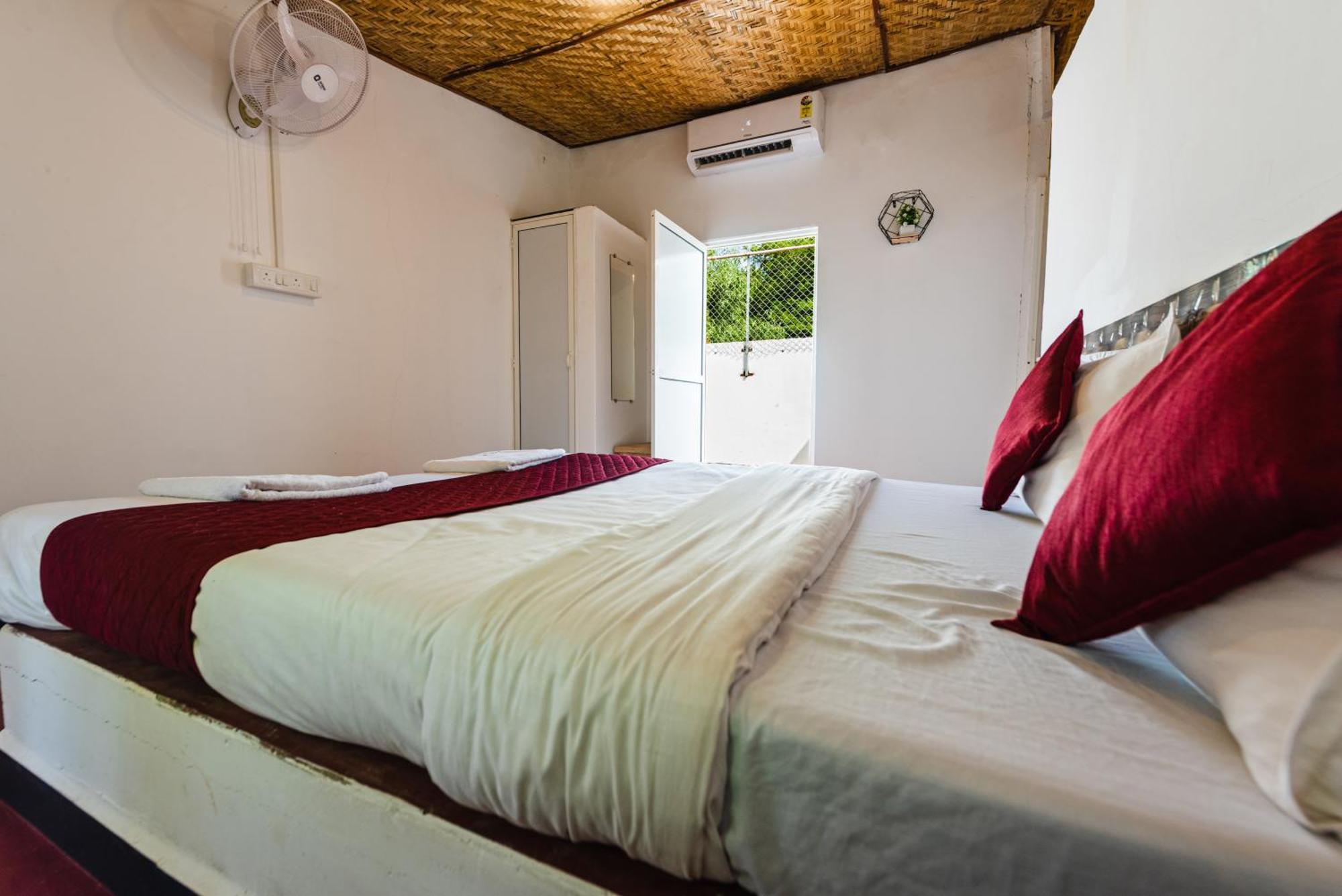 Hotel La Paulo'S Near Beach Resort Morjim Zewnętrze zdjęcie